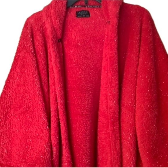 🆕 NWT - LAUNDRY by SHELLI SEGAL Red with Silver Metallic Hooded House Coat/Cape - Picture 4 of 9
